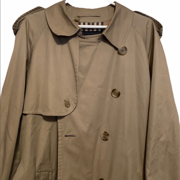 Burberrys Trench Coat w/ Removable Wool Lining - Picture 6 of 10